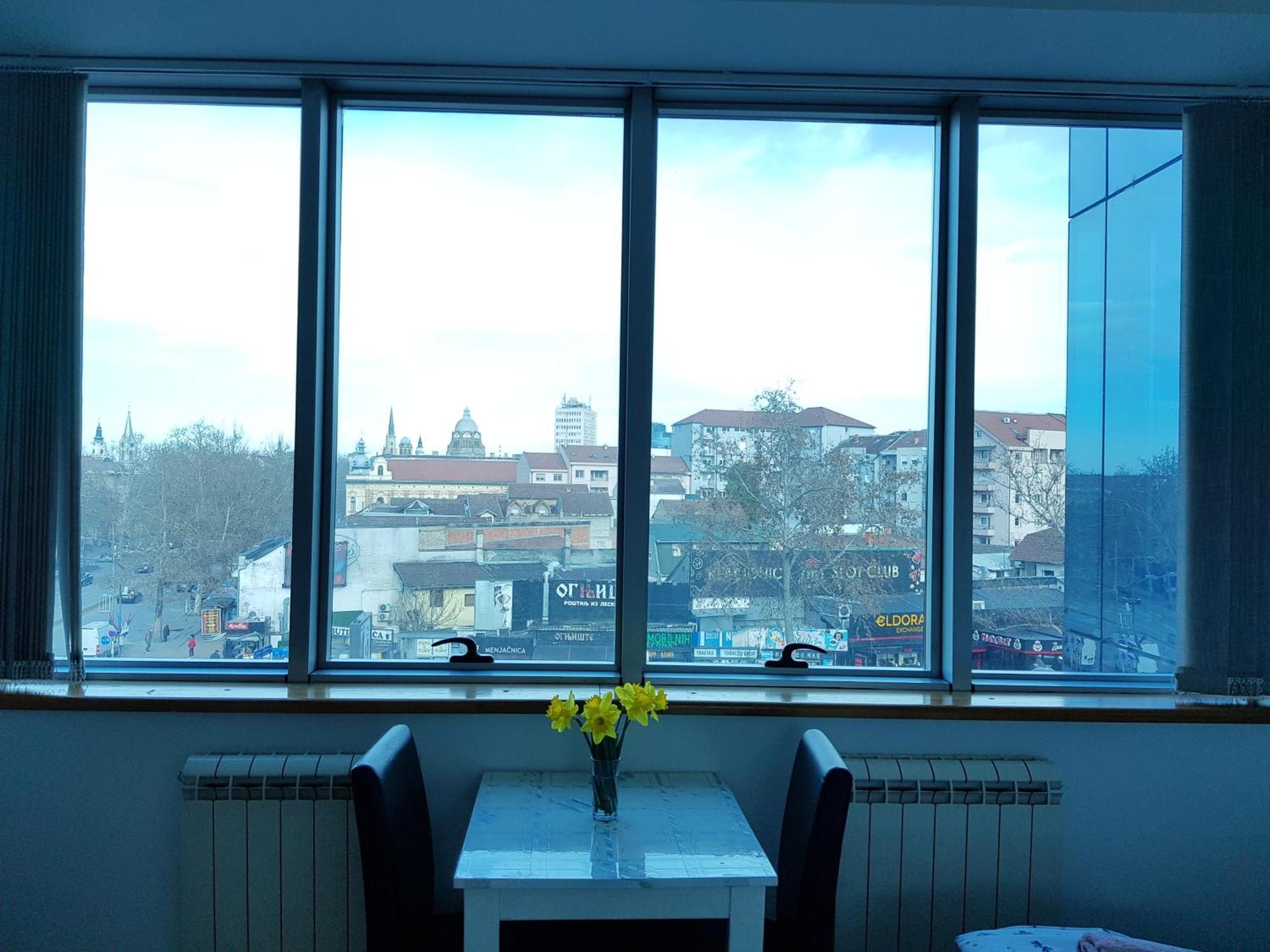 Central Apartment With 24-7 Building Security Nowy Sad Zewnętrze zdjęcie