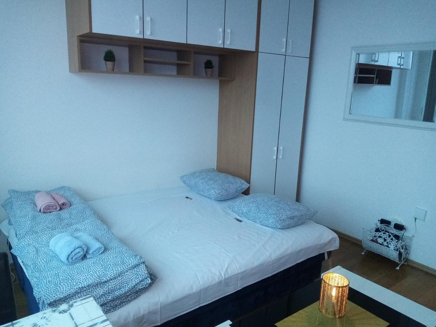 Central Apartment With 24-7 Building Security Nowy Sad Zewnętrze zdjęcie