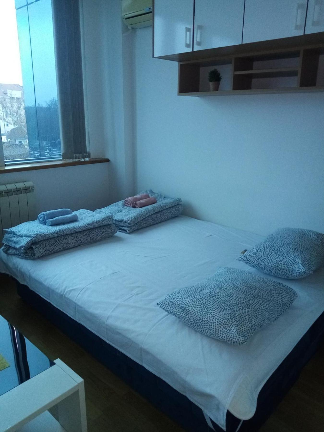 Central Apartment With 24-7 Building Security Nowy Sad Zewnętrze zdjęcie