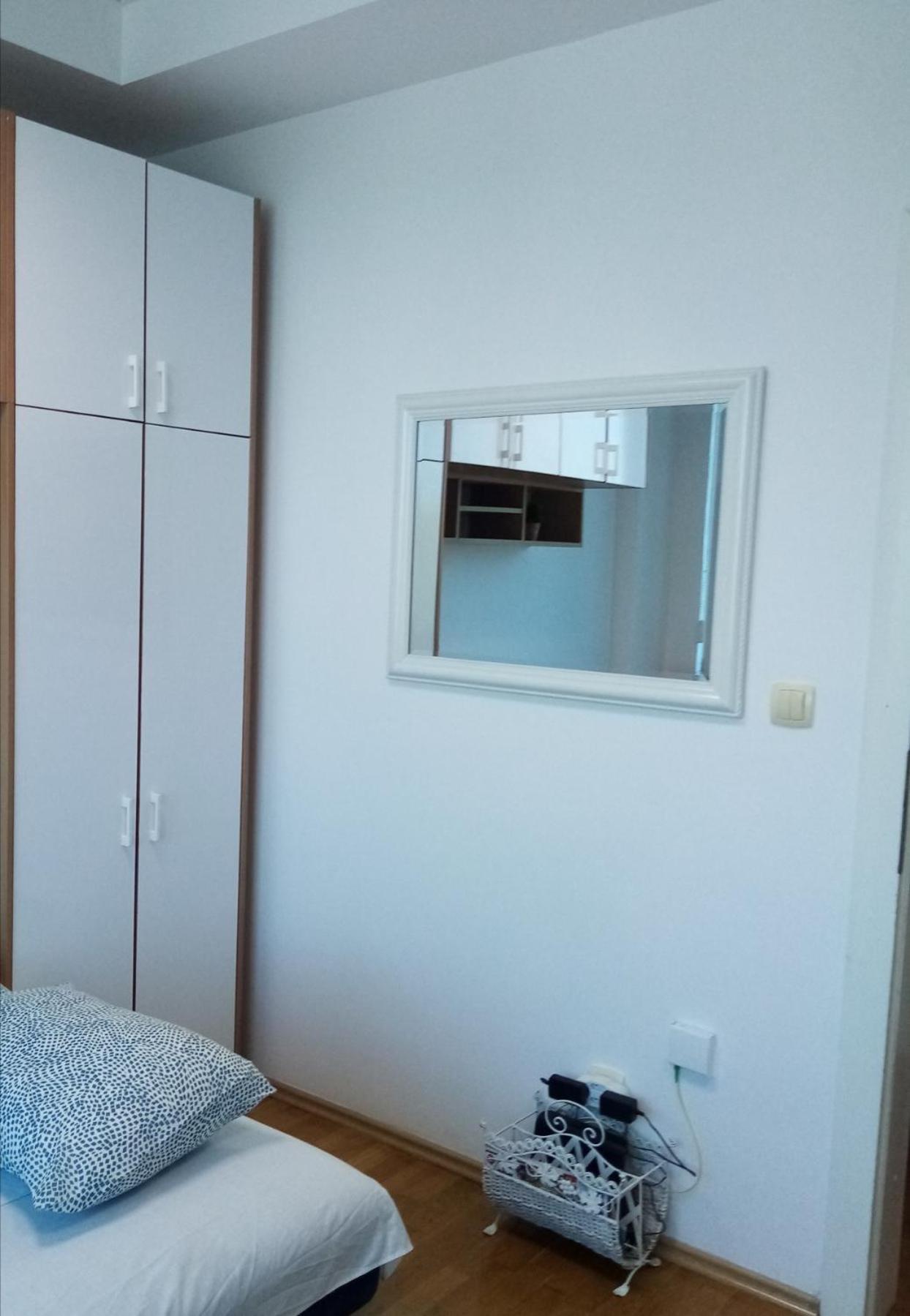 Central Apartment With 24-7 Building Security Nowy Sad Zewnętrze zdjęcie